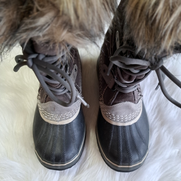 Sorel leather Canadian snow boots - Picture 7 of 15